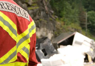 Δεκαέξι νεκροί και πολλοί τραυματίες σε τροχαίο με λεωφορείο στην Ινδονησία