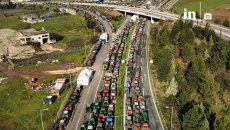 Το in στο μπλόκο της Νίκαιας: Ξεκάθαροι οι αγρότες απέναντι στις διασπαστικές κινήσεις που «αγκάλιασε» το Μαξίμου