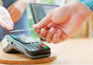 Ηλεκτρονικές αποδείξεις: Ποιοι γλιτώνουν, ποιοι κινδυνεύουν με έξτρα φόρο