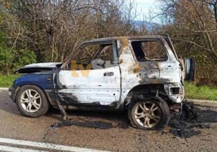 Φωκίδα: Κάηκε μέσα στο αυτοκίνητό του ενώ την ίδια ώρα καιγόταν και το σπίτι του