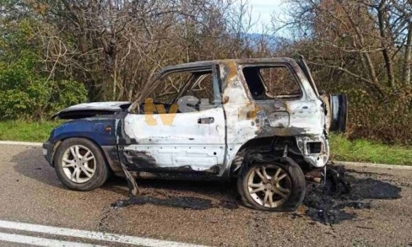 Φωκίδα: Κάηκε μέσα στο αυτοκίνητό του ενώ την ίδια ώρα καιγόταν και το σπίτι του