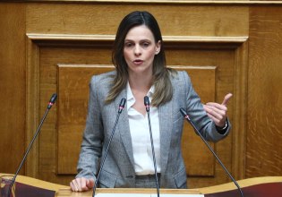 Αχτσιόγλου: Η μόνη δαπάνη που αυξάνει στον προϋπολογισμό είναι η δαπάνη για τα όπλα