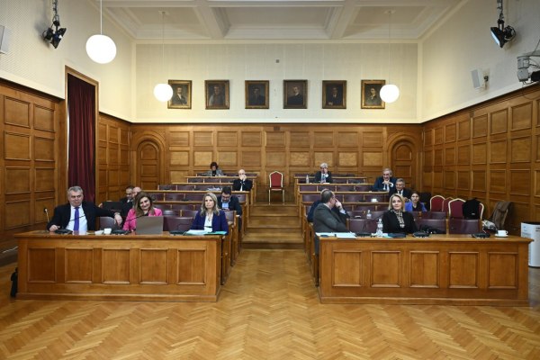 Εξεταστική: Κόντρες για τις συλλήψεις στη Κρήτη και τα απειλητικά email στους βουλευτές της ΝΔ