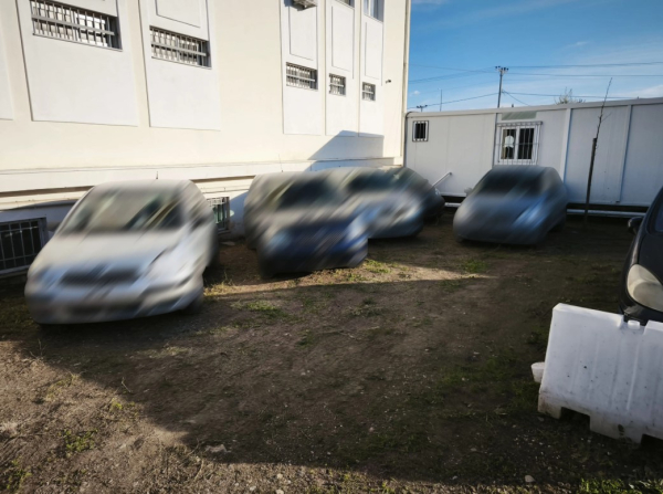 Αττική: Εξαρθρώθηκε σπείρα που έκλεβε οχήματα, τα παραποιούσε και τα μεταπωλούσε