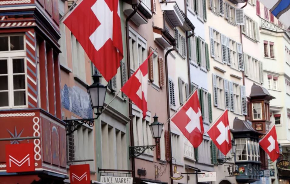 H Ελβετία χάνει τη θέση της στον κόσμο – Το τέλος της ουδετερότητας;