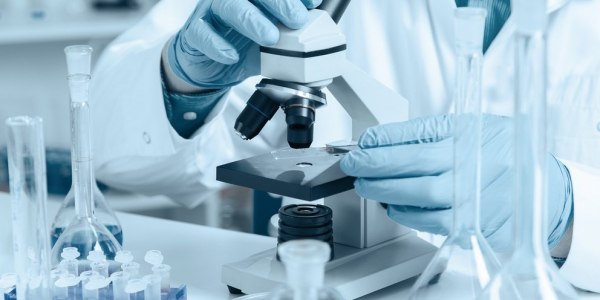 Τι λέει ο γιατρός που παρακολουθούσε το παιδί που γεννήθηκε από το σπέρμα του Δανού δότη και πέθανε από καρκίνο