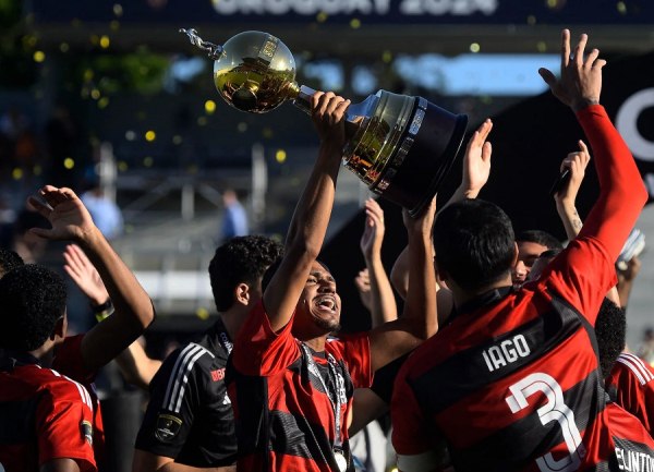 Φλαμένγκο: Ρεκόρ στην ιστορία της Βραζιλίας στα έσοδα με 322 εκατομμύρια ευρώ στο 2025!