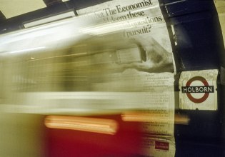 Economist: H λέξη της χρονιάς «πνίγεται» σε δημιουργήματα τεχνητής προχειρότητας…