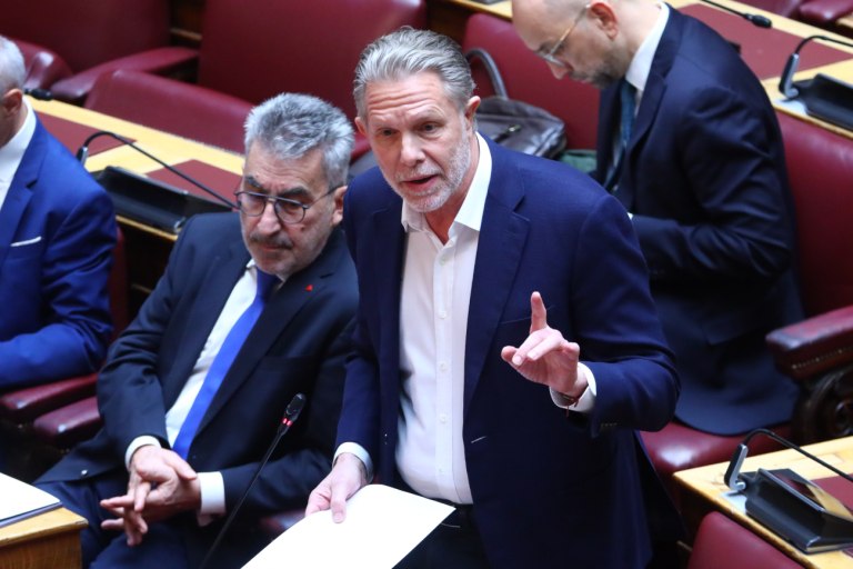 Παύλος Γερουλάνος: Θα σας πω εγώ από από ποιους εκβιάζεται η κυβέρνηση