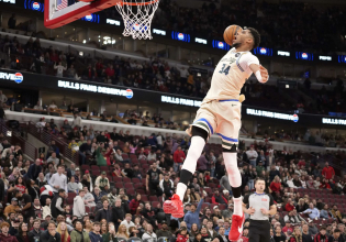 Καυγάς στη λήξη του Μπουλς – Μπακς λόγω καρφώματος του Αντετοκούνμπο (vid)