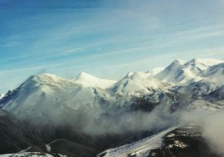 Μια ματιά από ψηλά: Έτσι φαίνονται τα χιονισμένα Λευκά Όρη της Κρήτης από το διάστημα