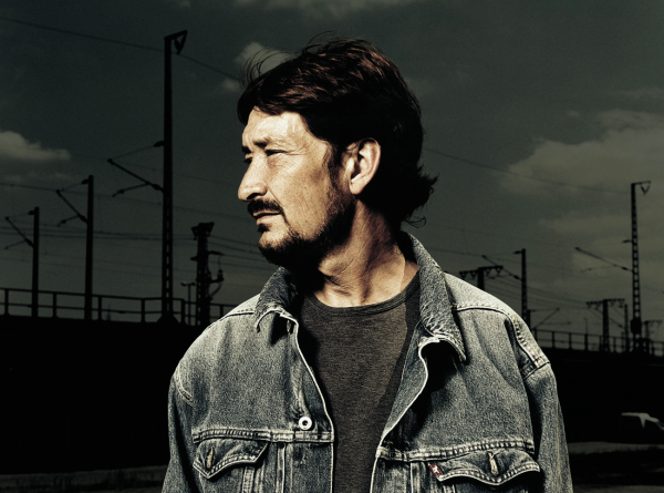 Κρις Ρία: Έφυγε από τη ζωή ο δημιουργός του The Road to Hell – «Σε ένα καφέ στο Μίντλεσμπρο, ξεκίνησα τη ζωή μου»