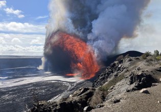 Χαβάη: Εντυπωσιακοί πίδακες λάβας «καταπίνουν» κάμερα που κατέγραφε την έκρηξη του ηφαιστείου Κιλαουέα