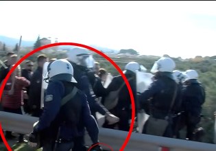 Αγρότες: Η στιγμή που άνδρας των ΜΑΤ πετάει δακρυγόνα στο πλήθος στην Πάτρα [βίντεο]