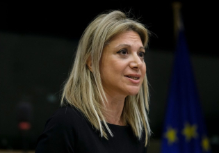 Με… σοφούς οργανώνει το «κίνημα» η Καρυστιανού και οραματίζεται να σώσει τη χώρα