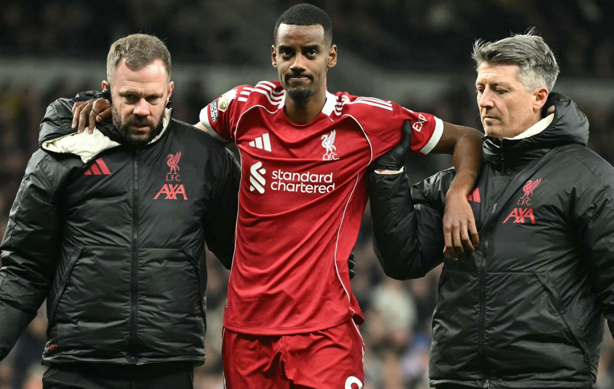 Σλοτ: «Τουλάχιστον δύο μήνες εκτός δράσης ο Ίσακ»