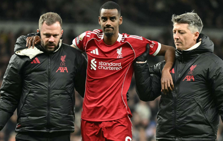 Σλοτ: «Τουλάχιστον δύο μήνες εκτός δράσης ο Ίσακ»