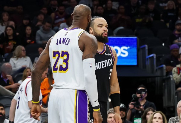 Λεμπρόν vs Μπρουκς: Τα… γαλλικά που αντάλλαξαν στην τελευταία «κοκορομαχία» τους (vid)