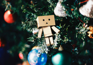 Xmas blues: Πως να αντιμετωπίσουμε τη θλίψη των γιορτών