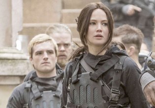 Η Τζένιφερ Λόρενς και ο Τζος Χάτσερσον επιστρέφουν στο Hunger Games για να σώσουν το franchise