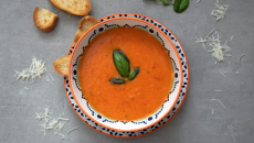 Συνταγές: Δύο σούπες για το κρύο του χειμώνα