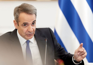 Μαξίμου: Τα παίζει όλα για όλα στον κοινωνικό αυτοματισμό κατά των αγροτών, πασχίζει να επαναφέρει «Μητσοτάκης ή χάος» και «θετική ατζέντα»