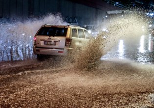 Κακοκαιρία Byron: Άνοιξαν οι ουρανοί στην Αττική – Στη Βλυχάδα το μεγαλύτερο ύψος βροχής