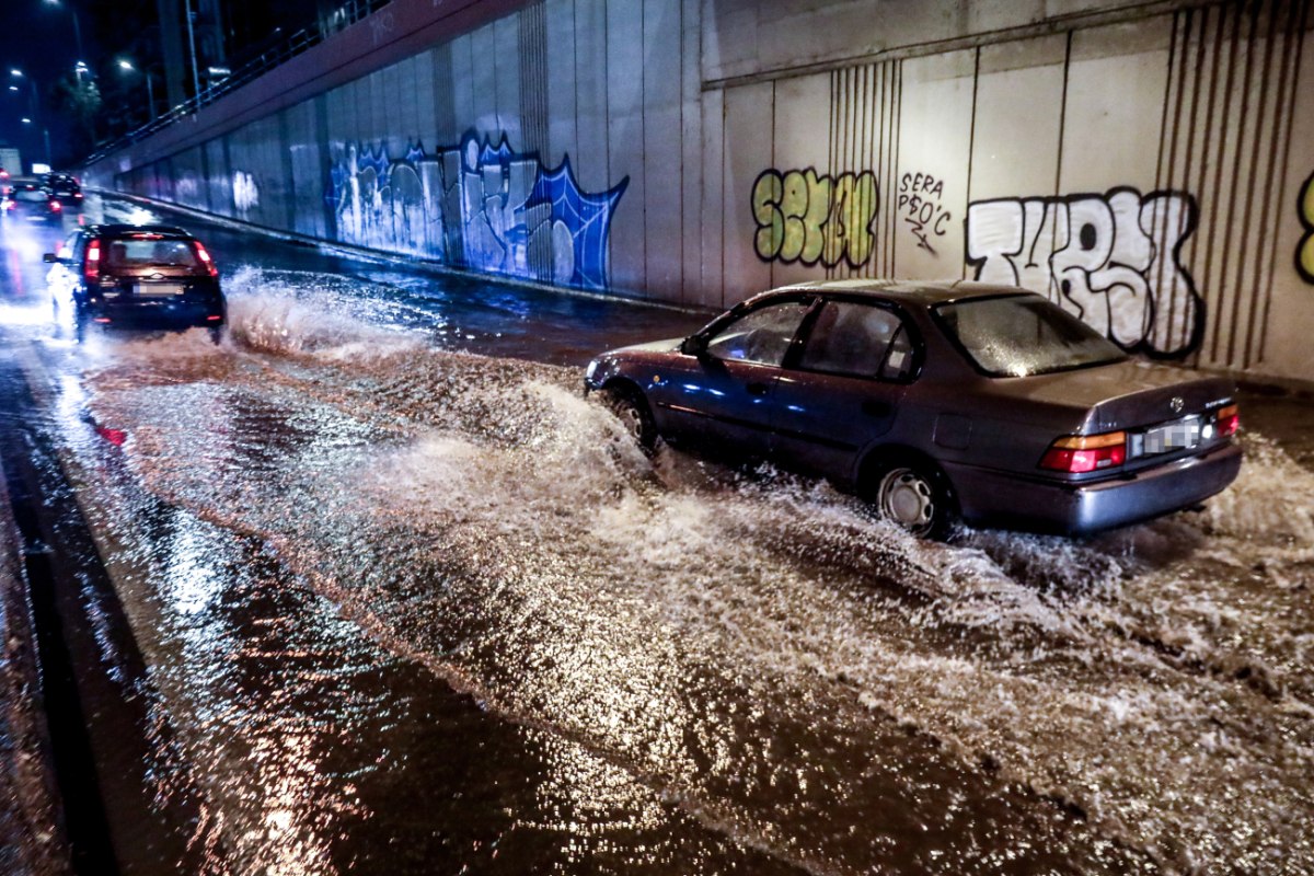 Κακοκαιρία Byron: Στο «μάτι» της κακοκαιρίας η Αττική όλο το βράδυ – Πέντε περιοχές με πάνω από 100 χιλιοστά βροχής