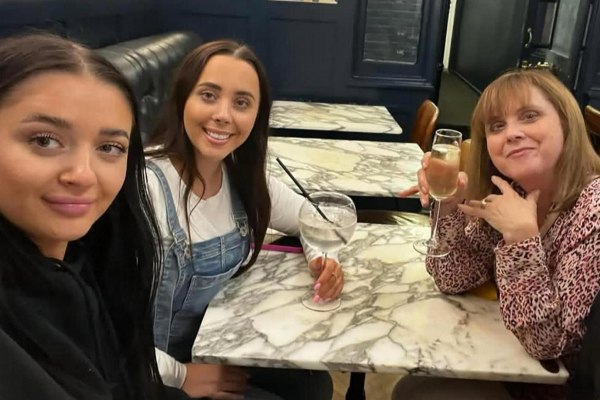 Βασίλισσα Καμίλα: «Τον χτύπησα στα γεννητικά όργανα» – Η έμφυλη βία και η τριπλή δολοφονία που τη στοιχειώνει