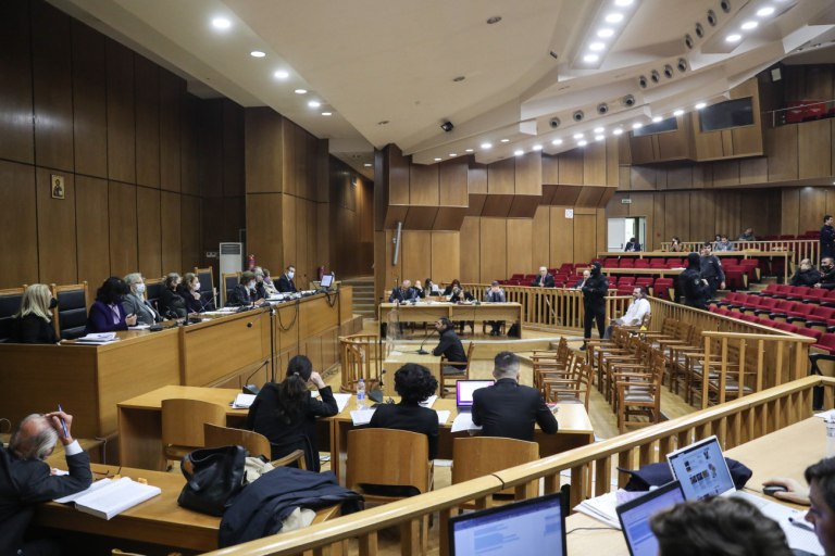 Δίκη Χρυσής Αυγής: Βαρύ κατηγορώ και σήμερα από την εισαγγελέα: «Δύναμή της η βία»