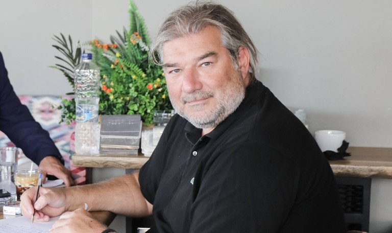 Για γερόντισσα από τη Συρία και αστρολόγο στο επιτελείο της Καρυστιανού που τον σόκαραν μιλά ο Καραχάλιος