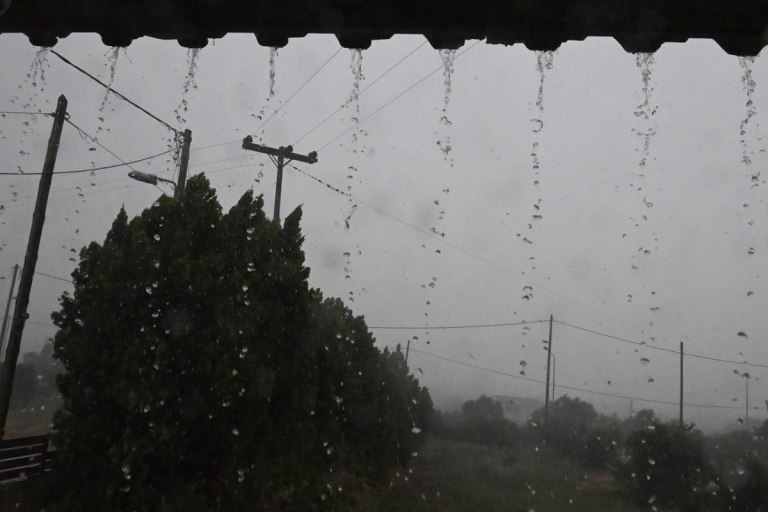 Κακοκαιρία Byron: Μήνυμα του 112 για ισχυρές βροχές και κατολισθήσεις στην Ανατολική Μάνη