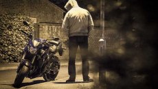 Συνελήφθησαν τρεις ανήλικοι για κλοπή δίκυκλων στο Κερατσίνι – Τους ακινητοποίησε αστυνομικός εκτός υπηρεσίας