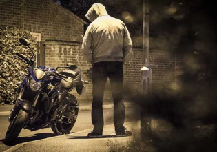 Συνελήφθησαν τρεις ανήλικοι για κλοπή δίκυκλων στο Κερατίνη – Τους ακινητοποίησε αστυνομικός εκτός υπηρεσίας