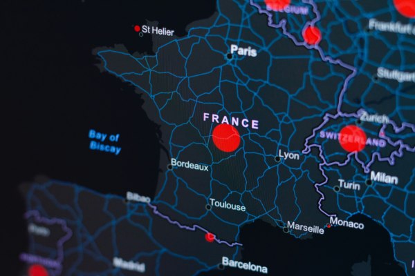 Γαλλία: Σε κόκκινο συναγερμό η χώρα, λόγω της «σούπερ γρίπης»