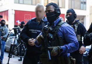 Στην Εισαγγελία Πειραιά ο «Έλληνας Εσκομπάρ» και οι 4 συλληφθέντες για το φορτίο κοκαΐνης