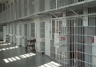 Έφοδος της ΕΛ.ΑΣ. στις φυλακές Κορυδαλλού – Κατασχέθηκαν κινητά τηλέφωνα