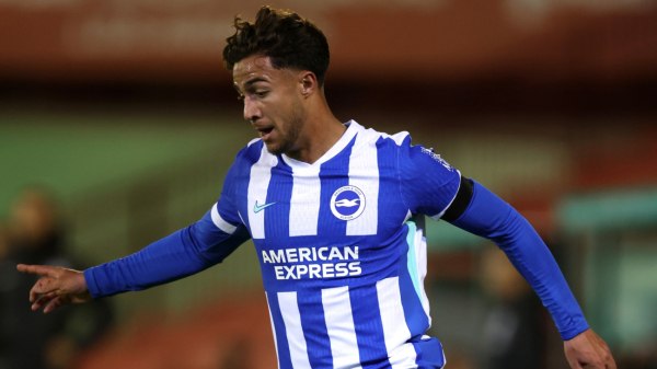 «Ο δικός μας Μέσι»: Ενθουσιασμός στον κόσμο της Μπράιτον για τον Κωστούλα (pics)