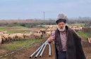 Εξιτήριο πήρε ο κτηνοτρόφος που κατέρρευσε αποχαιρετώντας με δάκρυα τα 450 πρόβατά του
