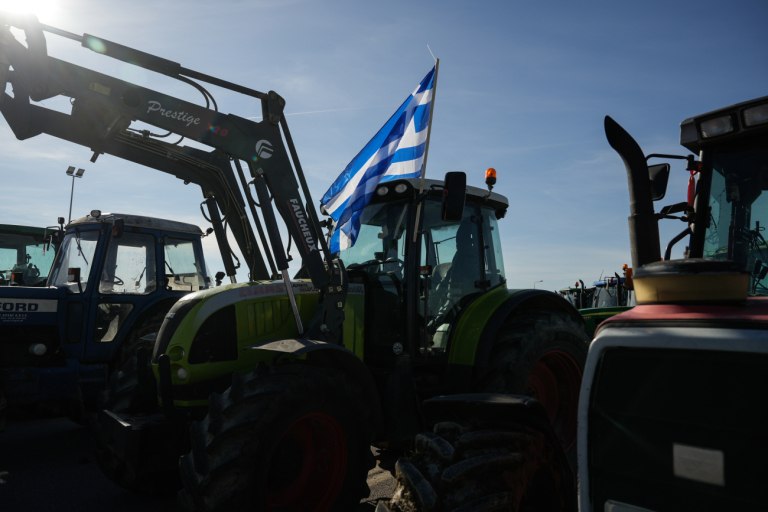 Αγρότες: Κλιμακώνουν τις κινητοποιήσεις τους οι αγρότες – Ενισχύονται τα μπλόκα