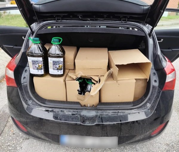 Κιλκίς: Τον έπιασαν να μεταφέρει λάδι αμφιβόλου ποιότητας – Άγγιζε τα 300 λίτρα η ποσότητα