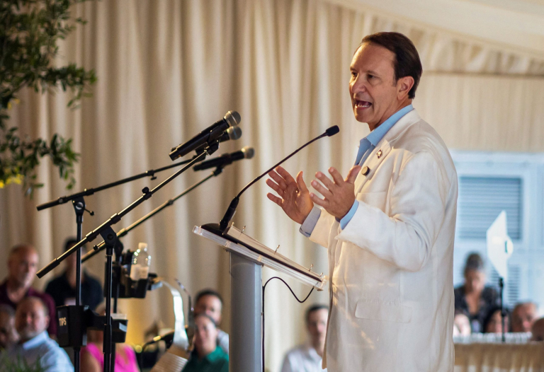 «Κόκκινο πανί» για τη Δανία ο άνθρωπος του Τραμπ στη Γροιλανδία