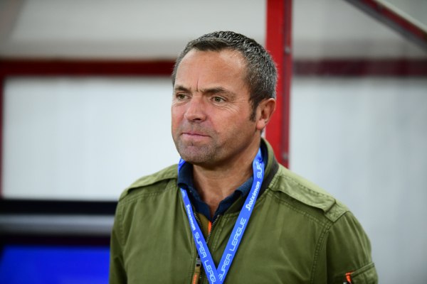 Η βιτρίνα της ΚΕΔ έχει ραγίσει