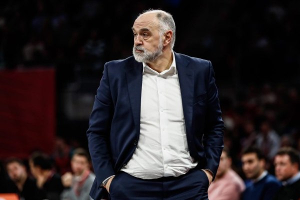 Υπογράφει στην Εφές ο Λάσο, προς Παρτιζάν ο Πενιαρόγια