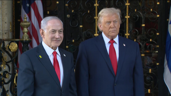 Τραμπ και Νετανιάχου συναντώνται στο Μαρ-α-Λάγκο – «Πρέπει να αφοπλίσουμε τη Χαμάς», απειλές στο Ιράν