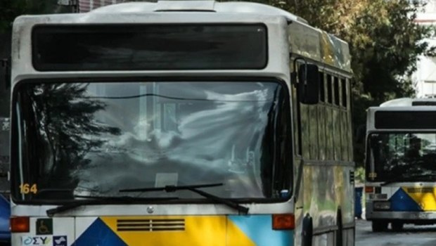 Ζωγράφου: Για το φλας ο άγριος ξυλοδαρμός του οδηγού λεωφορείου – Άφαντος ο δράστης της επίθεσης