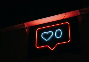 Νομοσχέδιο: Κάντο όπως με τα τσιγάρα – Η Νέα Υόρκη αλλάζει τα Social Media