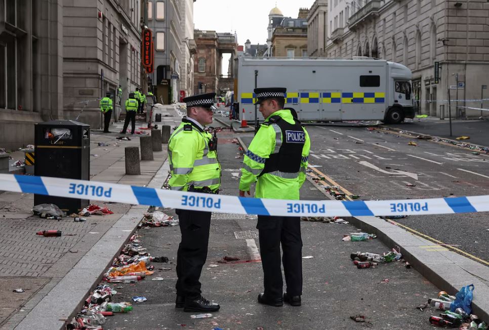 Καταδικάστηκε σε 21 χρόνια φυλάκιση ο δράστης που χτύπησε οπαδούς της Λίβερπουλ με το αυτοκίνητό του [βίντεο]