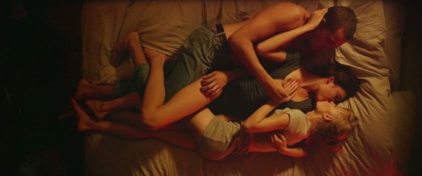 Αποκαλύφθηκαν τα πιο δημοφιλή είδη πορνό για το 2025: Λεσβιακό, MILF, GILF, τρίο και «υδραυλικός»