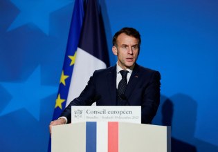 Να αρχίσει διάλογος με τη Ρωσία θέλει ο Μακρόν